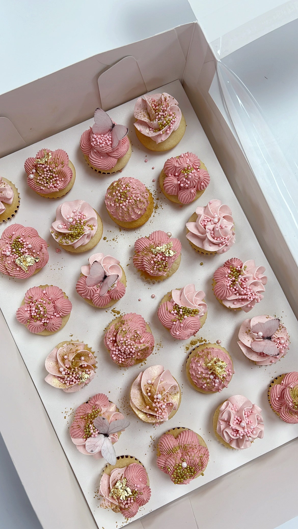 MINI BUTTERFLY CUPCAKES